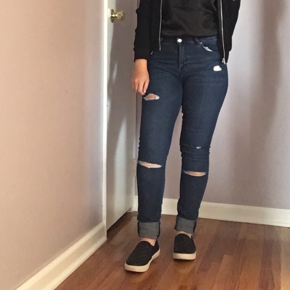 Dark jean ripped skinny jeans